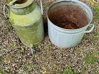2x melkfles met kraan en plantenbak - afbeelding 1 van  1
