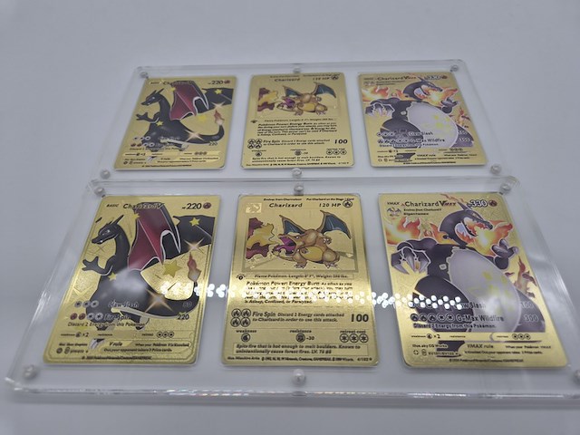 2x metalen pokémon charizard kaarten in luxe acryl display - afbeelding 6 van  6