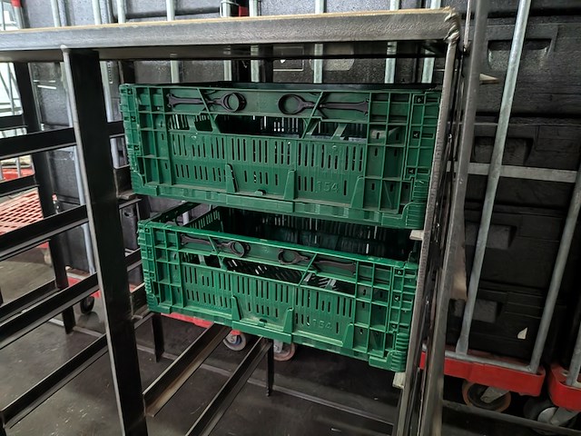 2x metalen schappenstelling t.b.v. euronorm bakken/kratten - afbeelding 7 van  8