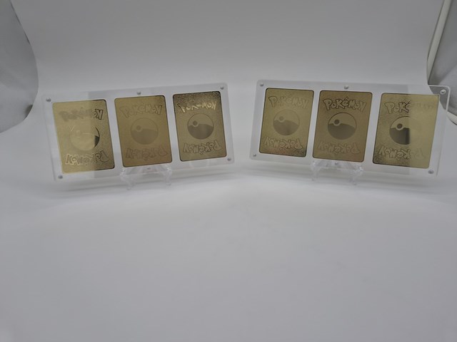2x metalen venusaur, charizard en blastoise (base set) pokémon kaarten in acryl display - afbeelding 7 van  11