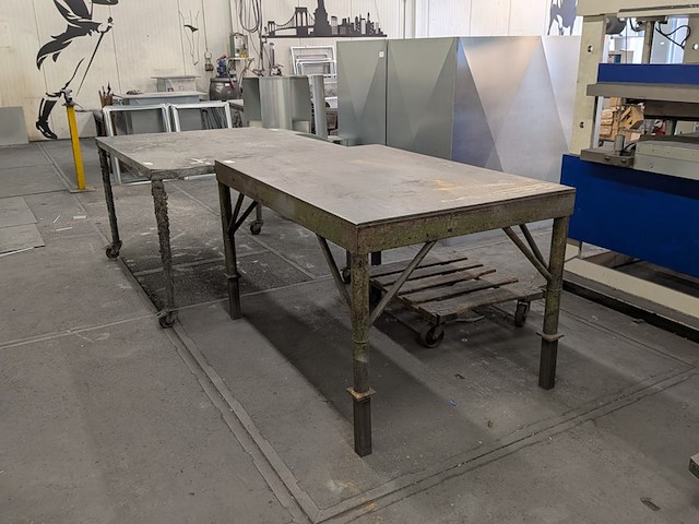 2x metalen werkbank - afbeelding 1 van  6