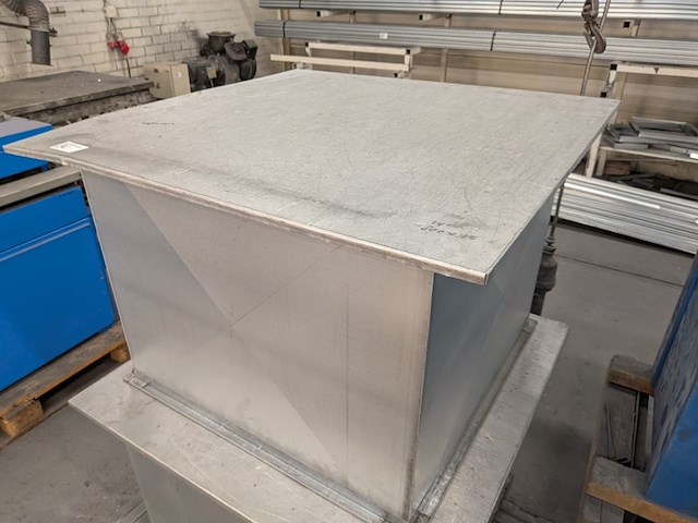 2x metalen werktafel - afbeelding 3 van  4