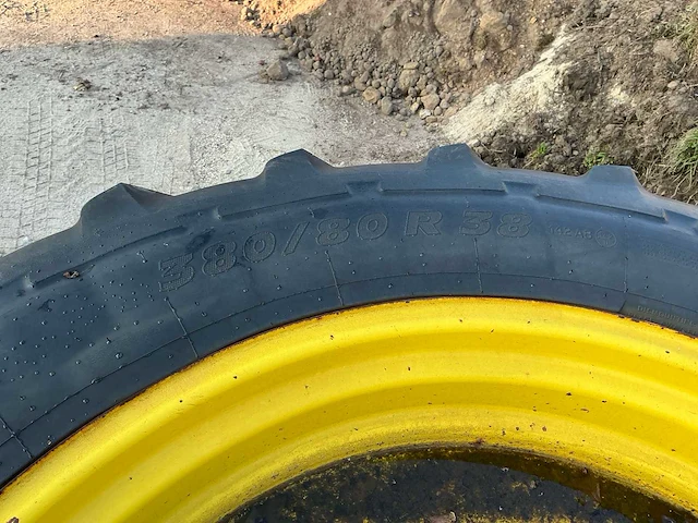 2x michelin agribib 380/80 r38 tractorwielen – 8-gaats – john deere velgen - afbeelding 7 van  10