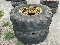 2x michelin xm27 18.4 r26 tractorwielen – 26" 10-gats stalen velgen - afbeelding 2 van  3