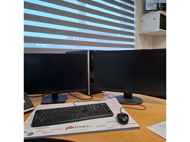 2x monitor iiyama, diverse modellen - afbeelding 1 van  6