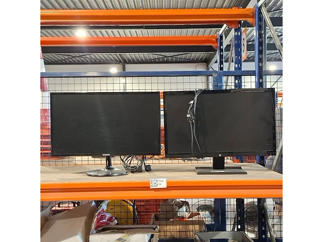 2x monitor, samsung & tft - afbeelding 1 van  5
