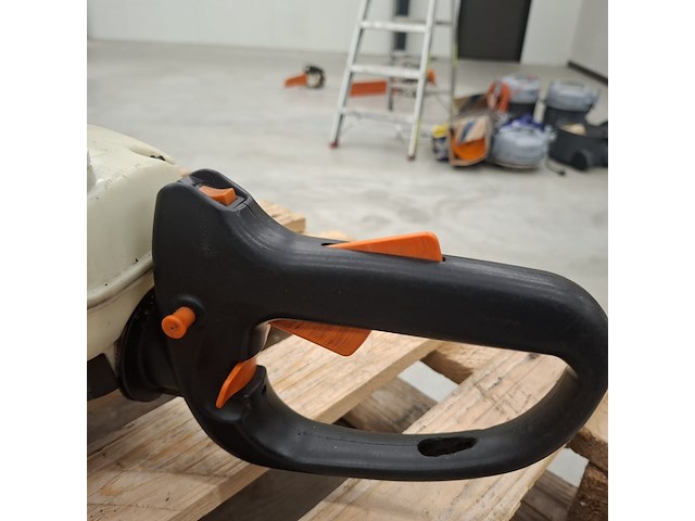 2x motor heggenschaar, stihl, hs 82r | hs 81r - afbeelding 13 van  15