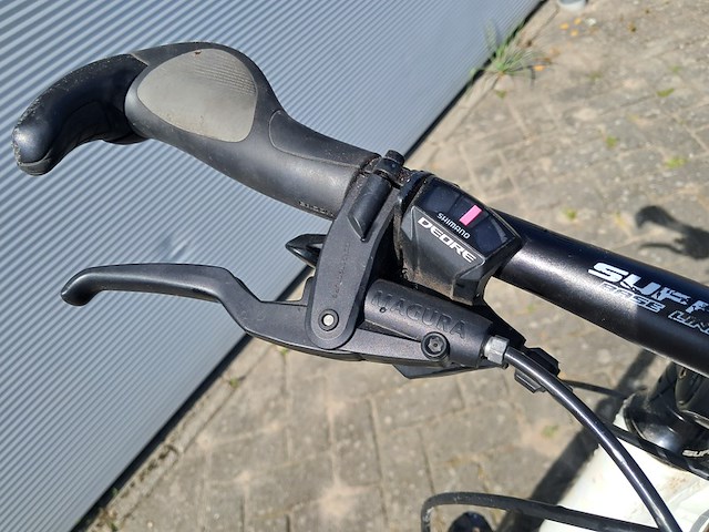 2x mountainbike, wit - afbeelding 2 van  20