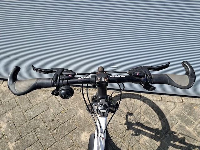 2x mountainbike, wit - afbeelding 20 van  20