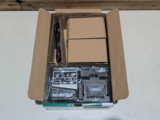 2x multi volt accu, hikoki, bsl 36a18x, en snellader uc18ysl3 - afbeelding 3 van  4
