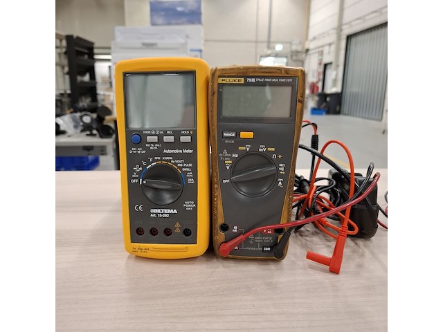 2x multimeter fluke en biltema - afbeelding 1 van  7