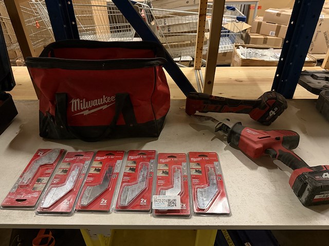 2x multitool met 2x accu en accessoires milwaukee - afbeelding 1 van  5