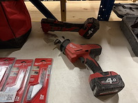 2x multitool met 2x accu en accessoires milwaukee - afbeelding 2 van  5