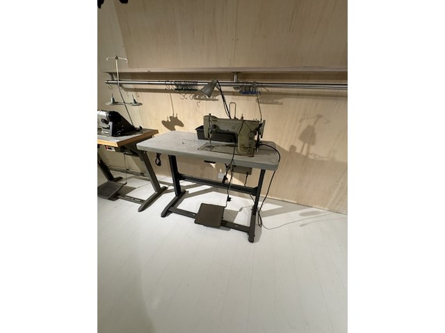 2x naaimachine mitsubishi en adler, db-130gm en 1098-12 - afbeelding 6 van  9