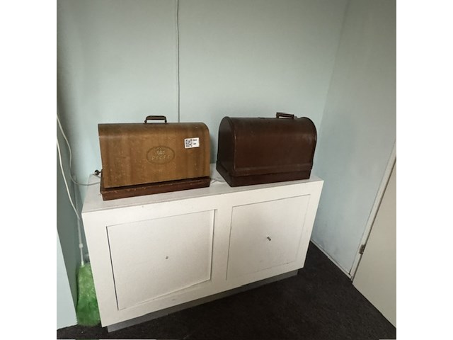 2x naaimachine pfaff en naumann, vintage - afbeelding 1 van  6