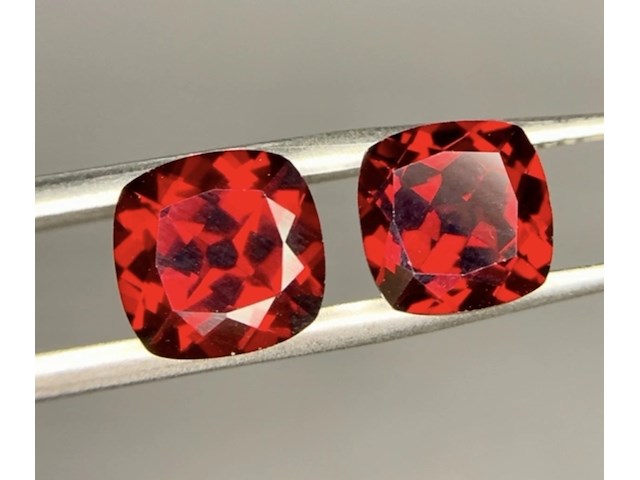 2x natuurlijke garnet (pair) | 5.40ct, rood - afbeelding 1 van  1