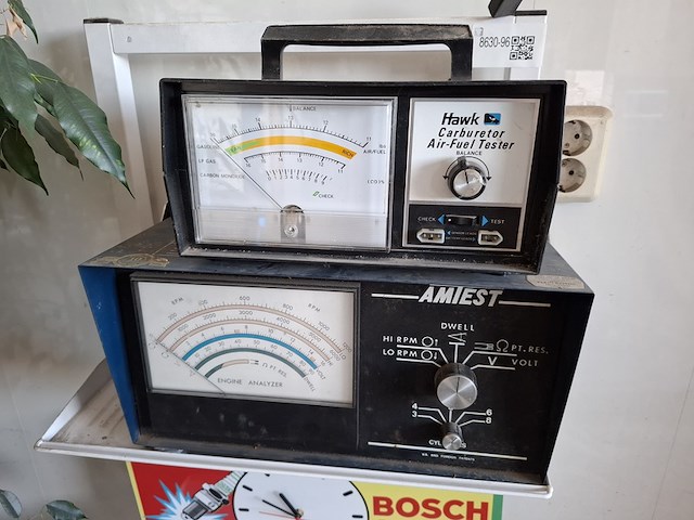2x nostalgisch motortestapparatuur o.a. hawk, amtest - afbeelding 1 van  3