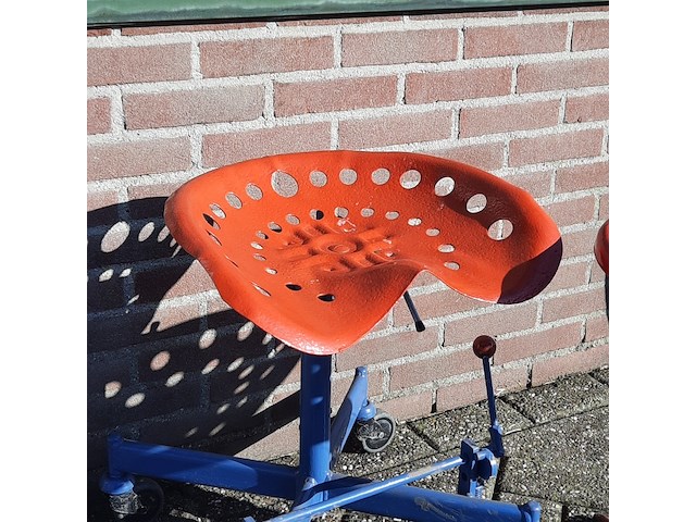 2x nostalgische kruk met panzitting - afbeelding 6 van  7