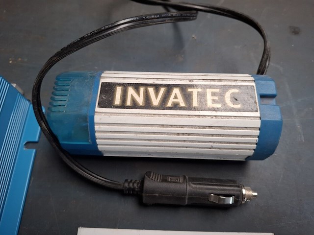 2x omvormer 12/230v, o.a. victron energy - afbeelding 4 van  5