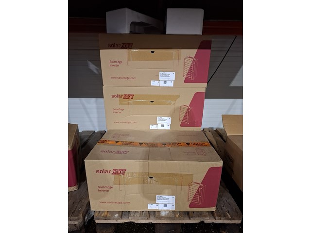 2x omvormer solar edge, sb8k - afbeelding 1 van  3