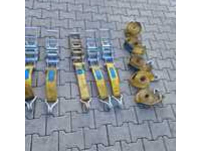 2x onderbouwkist en diverse vrachtwagen benodigdheden en onderdelen , o.a. daken, jost , 2025 - afbeelding 1 van  13