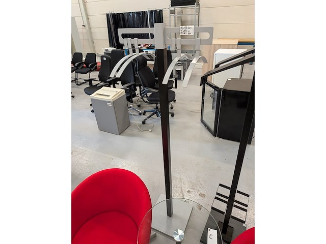 2x ontvangststoel met bijzettafel en 2x kapstok - afbeelding 5 van  9