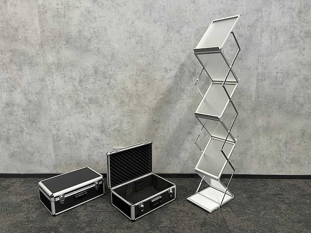 2x opvouwbare folder display met koffer - afbeelding 1 van  8