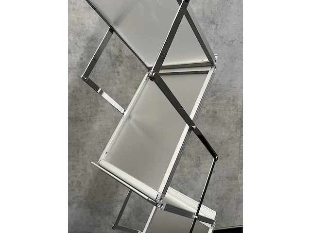2x opvouwbare folder display met koffer - afbeelding 2 van  3