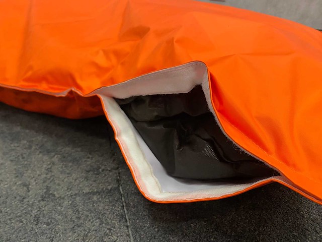 2x oranje zitzak 160x130 - afbeelding 6 van  9