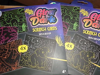 2x pakje met 4 glow in the dark scratch kaarten - afbeelding 3 van  3
