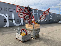 2x pallet diverse verkeersborden - afbeelding 1 van  9