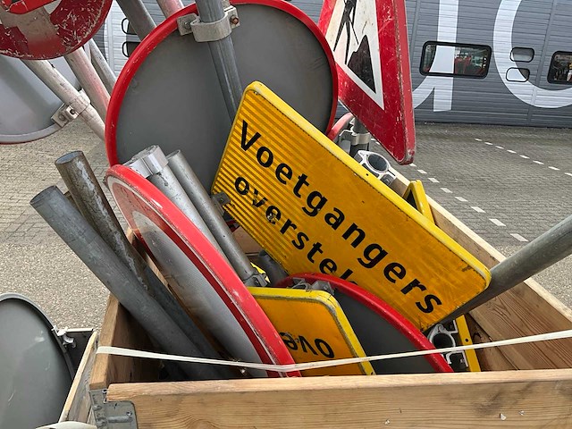 2x pallet diverse verkeersborden - afbeelding 7 van  7