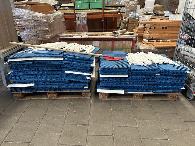 2x pallet kunststof klikbare modulaire vloerplaten / matten - afbeelding 1 van  6