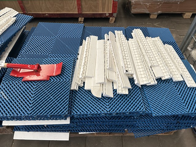 2x pallet kunststof klikbare modulaire vloerplaten / matten - afbeelding 2 van  6
