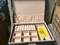 2x pallet luxe sieradenboxen, -opbergers, -displays - afbeelding 3 van  10