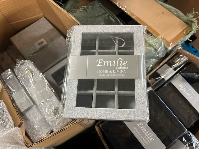 2x pallet luxe sieradenboxen, -opbergers, -displays - afbeelding 10 van  10