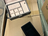 2x pallet luxe sieradenboxen, -opbergers, -displays - afbeelding 2 van  8