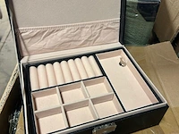 2x pallet luxe sieradenboxen, -opbergers, -displays - afbeelding 3 van  8