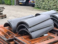2x pallet met dakpannen nibra, zwart - afbeelding 2 van  11