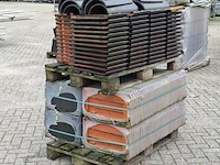 2x pallet met dakpannen nibra, zwart