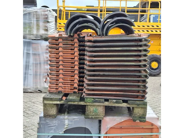 2x pallet met dakpannen nibra, zwart - afbeelding 10 van  11