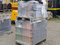 2x pallet met dakpannen wienerberger, zwart