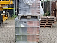 2x pallet met dakpannen wienerberger, zwart - afbeelding 2 van  4