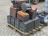 2x pallet met dakpannen zwart - afbeelding 7 van  8