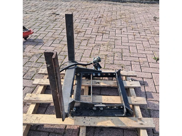 2x pallet met diverse onderdelen voor o.a veegborstels & hef-trucks - afbeelding 39 van  47