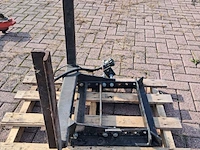 2x pallet met diverse onderdelen voor o.a veegborstels & hef-trucks - afbeelding 39 van  47