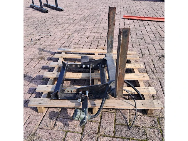 2x pallet met diverse onderdelen voor o.a veegborstels & hef-trucks - afbeelding 41 van  47