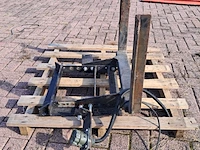 2x pallet met diverse onderdelen voor o.a veegborstels & hef-trucks - afbeelding 41 van  47