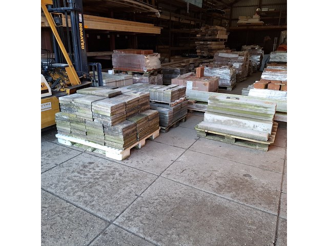 2x pallet met stoeptegels - afbeelding 1 van  12