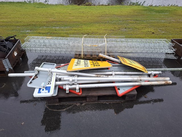 2x pallet o.a. bebording - afbeelding 1 van  8